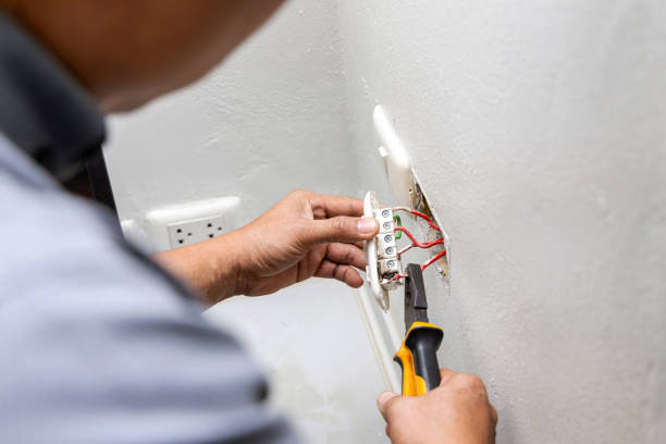 Best Licensed Electrician  in Lone Star, TX